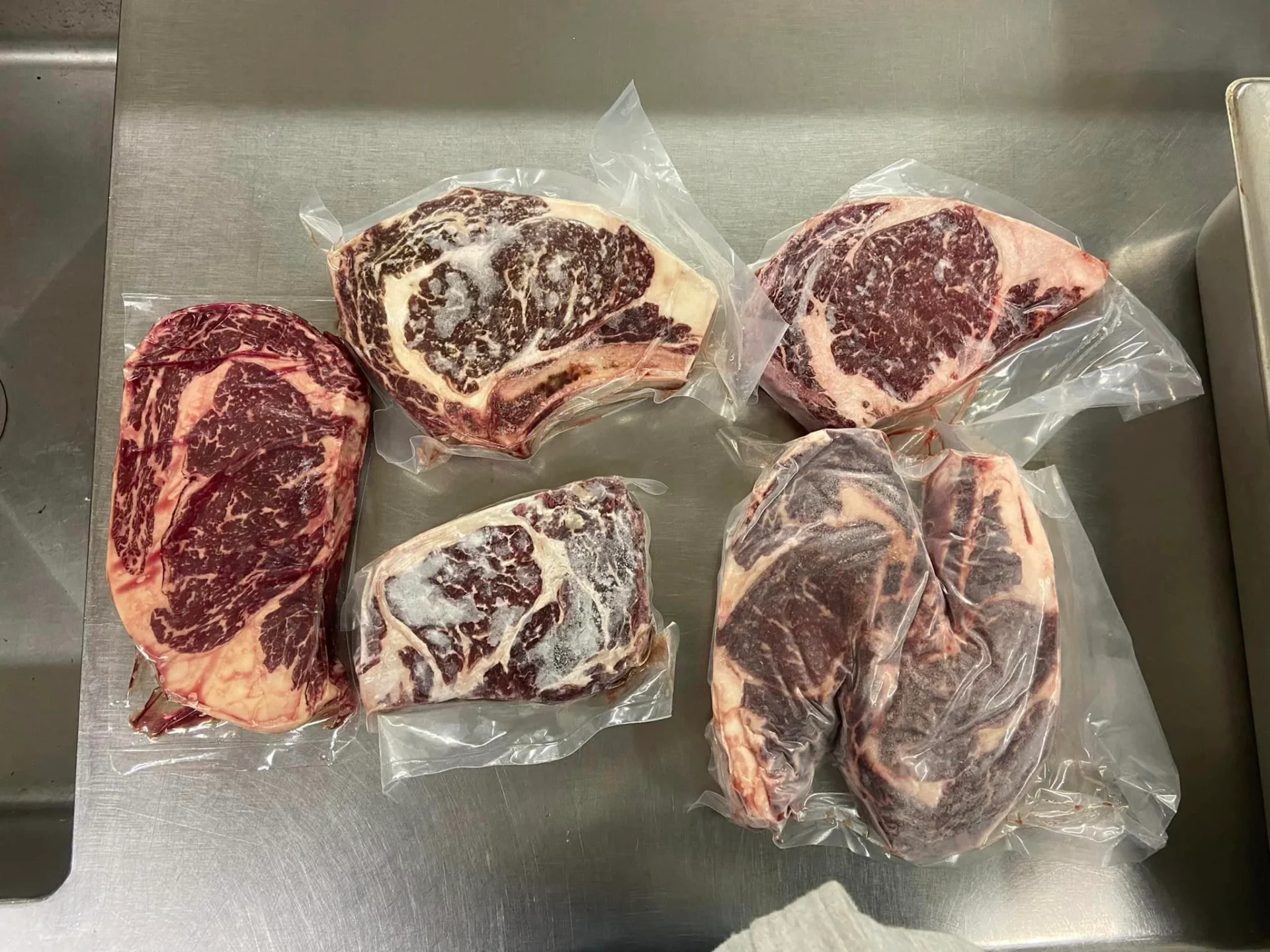 gallery-2 Man smile with cap